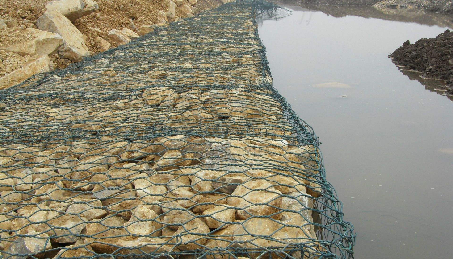 石笼网用作河岸防护